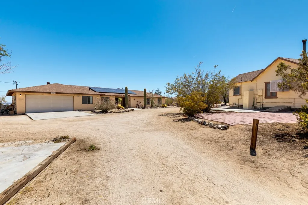 6425 Indian Cove Road, 29 Palms, California 92277 home-pic-0